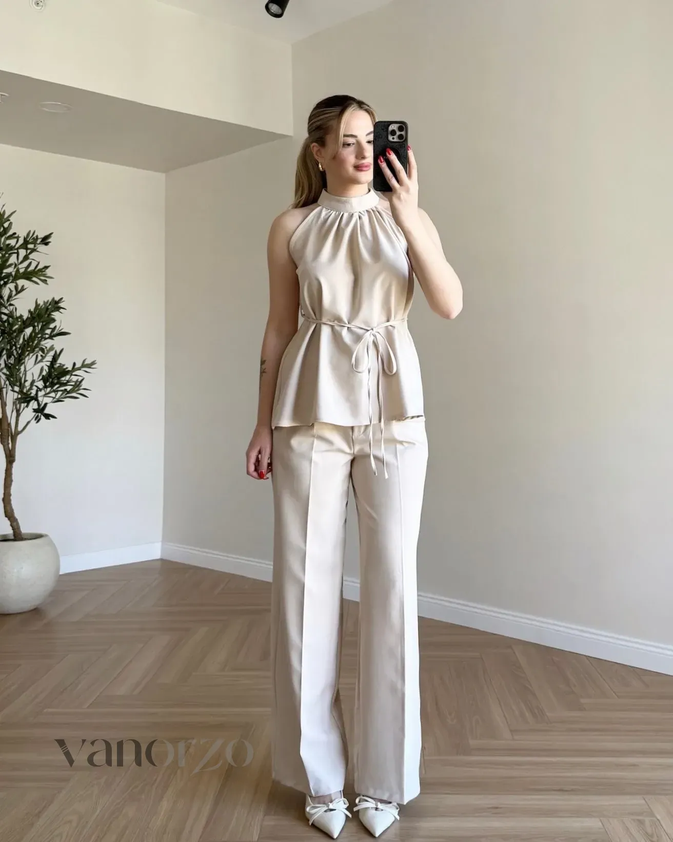 أنسومبل هالتر أنيق: لمسة فخمة لمناسباتك