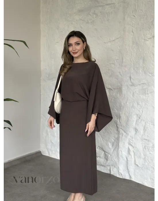 فستان ماكسي بأكمام فضفاضة: أناقة عصرية